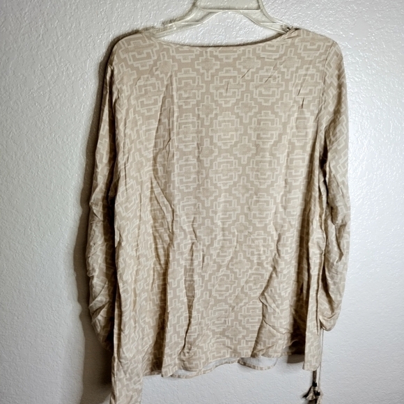 NWT Ariat Women's Warrior Tunic Beige Tan Embroidered Top Tori Print sz M - Picture 2 of 8